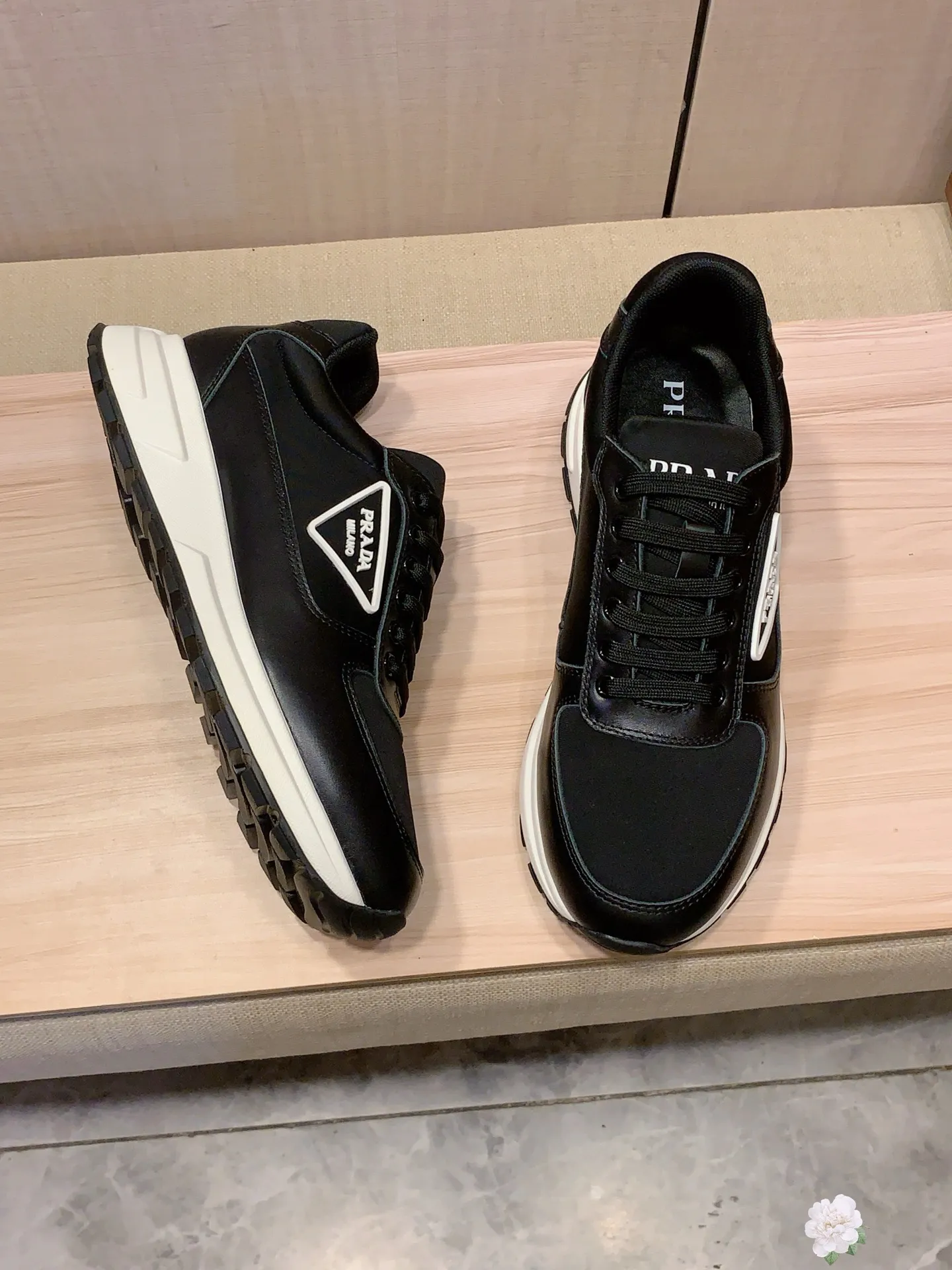 Men's Men's Shoes💰420💰💰🎩🎩[Lightning][Lightning] "PRADA*" The latest and most popular casual shoes, top brand [seduce] luxury~purchase, top~quality. [Strong] The upper is made of imported breathable cowhide with material ➕ breathable sheepskin feet (•) and fine workmanship. The original stylish and stylish soft rubber wear-resistant and non-slip outsole is light and comfortable on the feet. The real thing looks better when photographed. 085: code: 38-44, 3️⃣ colors selected